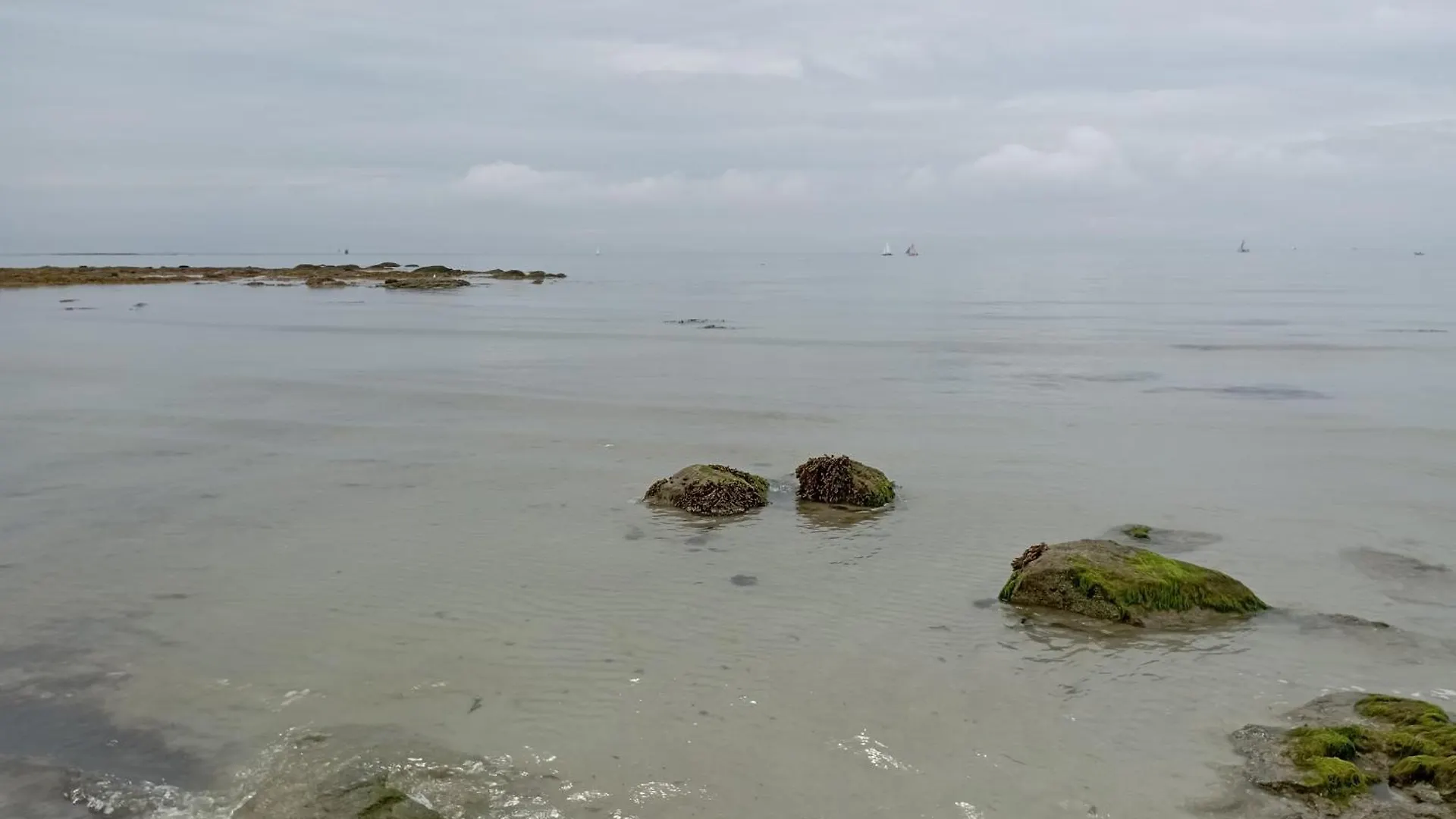 Ty Sterenn E Giulia 700M De La Plage De Lodonnec Loctudy Frankrike